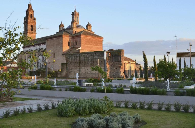 Отель Hospederia Convento De Santa Clara Пальма дел Рио Экстерьер фото