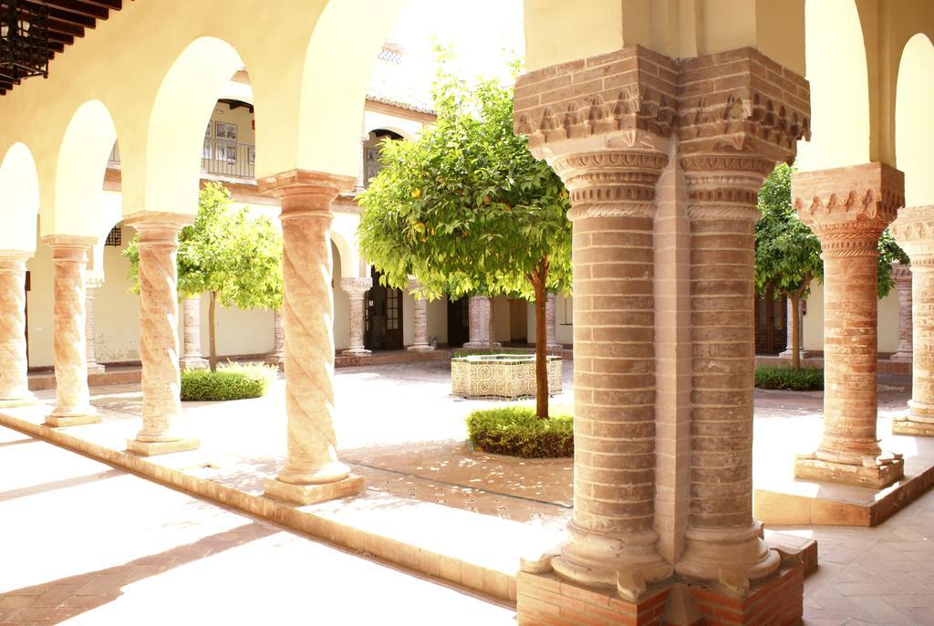Отель Hospederia Convento De Santa Clara Пальма дел Рио Экстерьер фото