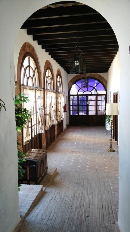 Отель Hospederia Convento De Santa Clara Пальма дел Рио Экстерьер фото