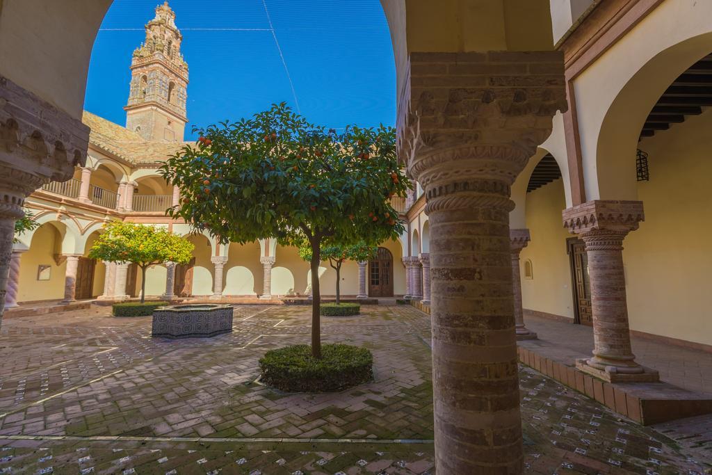 Отель Hospederia Convento De Santa Clara Пальма дел Рио Экстерьер фото